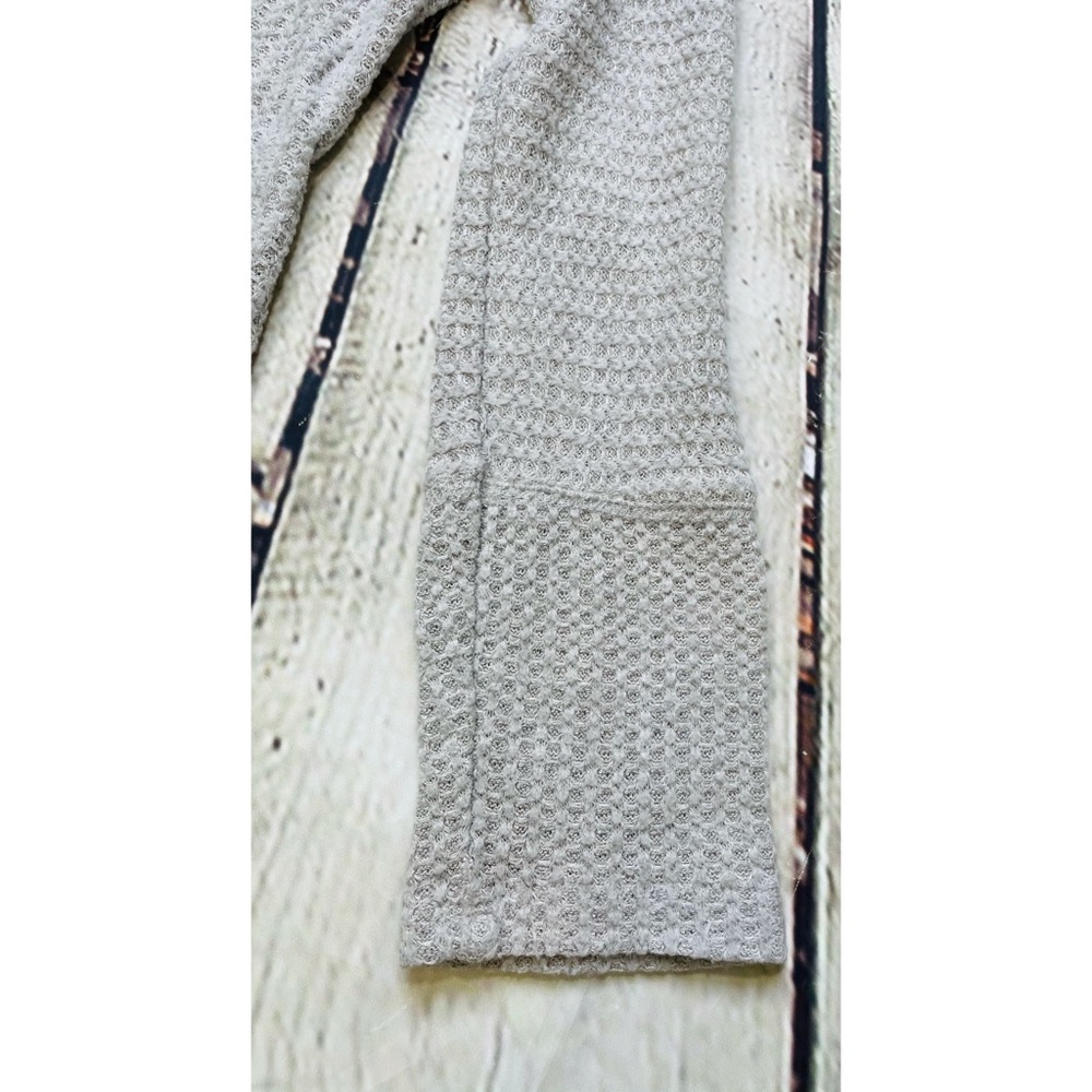 Signify Grey Knit Cold Shoulder Top - Picture 9 of 12